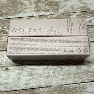 Wander Beauty On The Glow Blush and Illuminator in Dusk /Nude Glow New Boxed